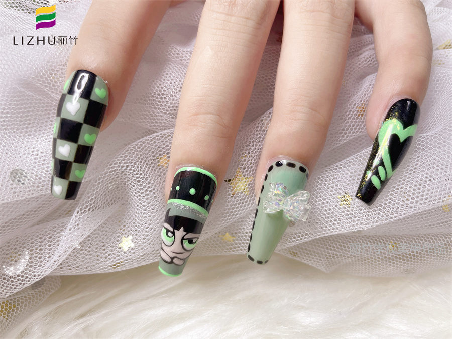 卡通棋盤格美甲，南寧美甲學(xué)校實(shí)訓(xùn)作品