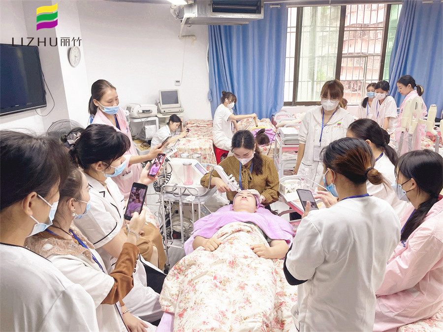 水光槍使用后注意事項，南寧美容儀器培訓(xùn)學(xué)校講解