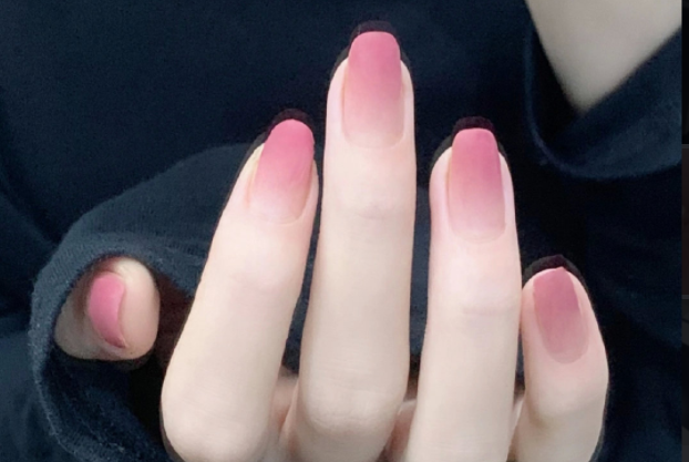 秋冬美甲圖顯手白，廣西美甲培訓(xùn)教育推薦