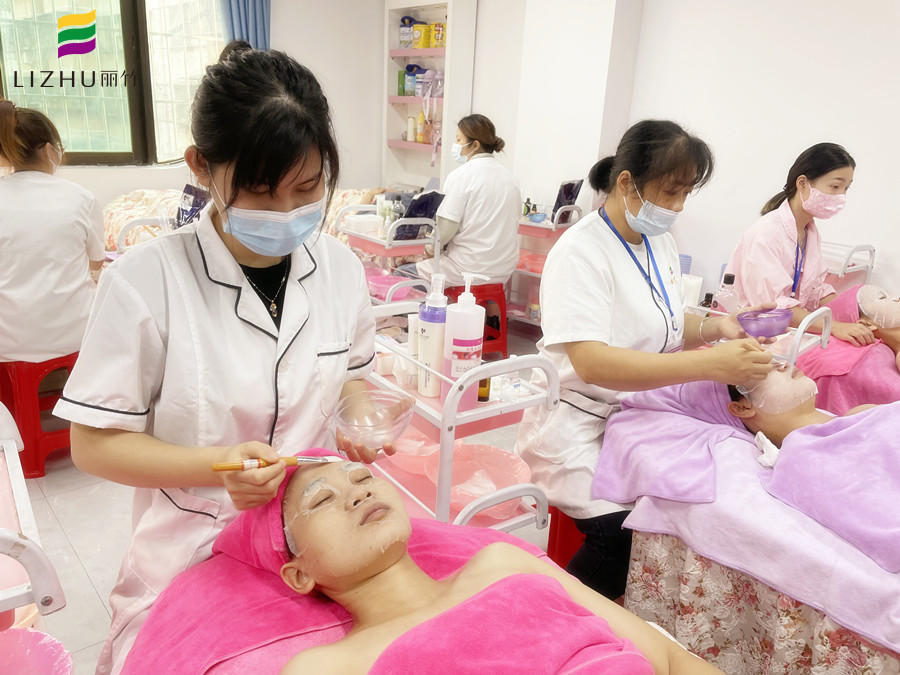 哪些因素造成皮膚反復(fù)過(guò)敏？南寧哪里可以學(xué)皮膚管理