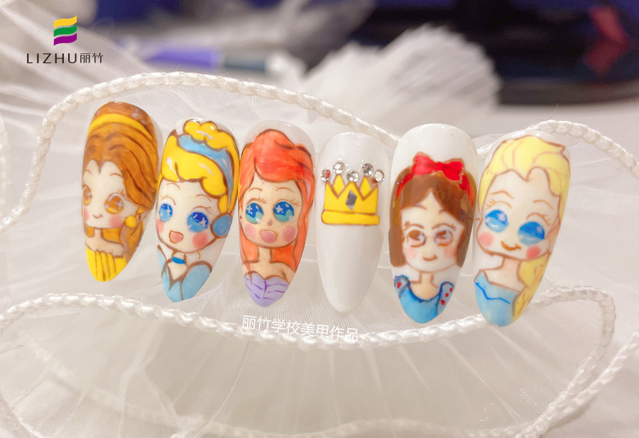 迪士尼公主美甲&可愛熊雕花美甲，廣西美甲師進(jìn)修班作品