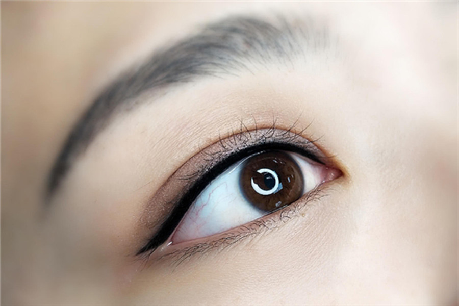 美瞳線發(fā)藍(lán)暈色怎么辦？南寧紋繡學(xué)美瞳線