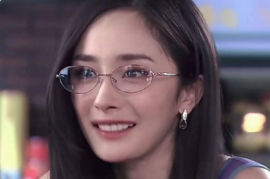 大冪冪千金臥蠶妝教程，廣西明星化妝培訓(xùn)分享