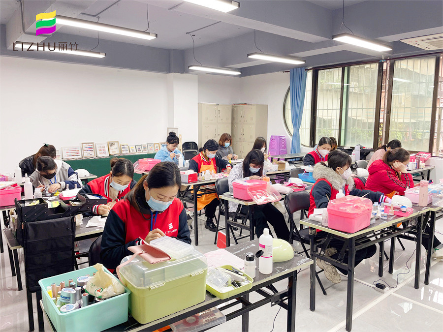 麗竹美甲學(xué)校學(xué)員爆滿，專業(yè)教學(xué)的實(shí)力認(rèn)證