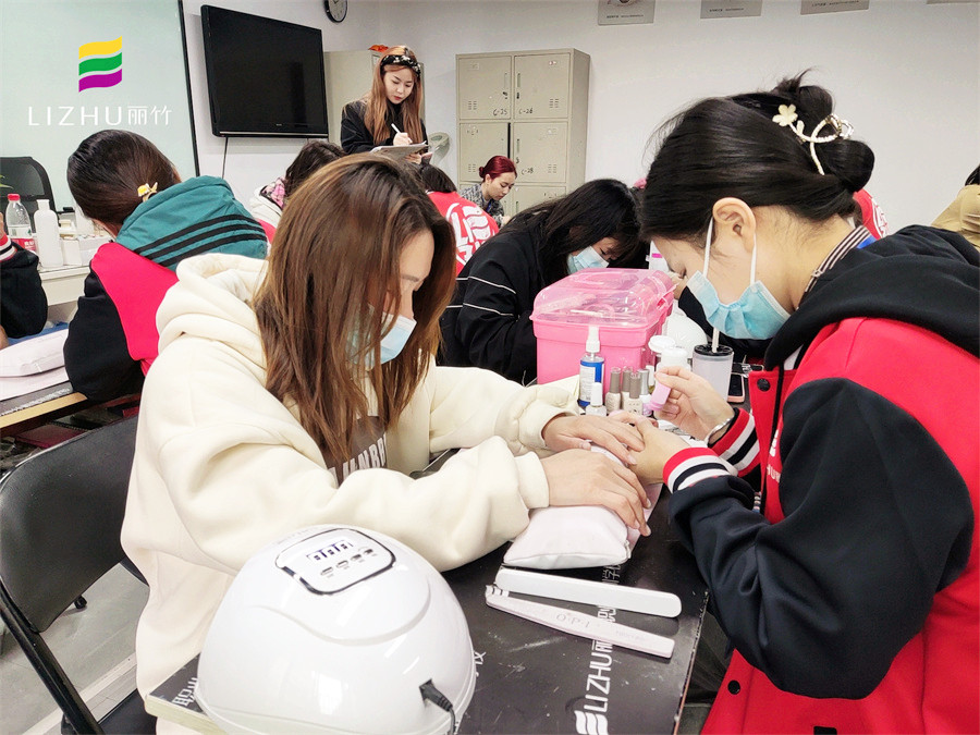 南寧美甲基礎(chǔ)班考核 | 南寧市培訓美甲師