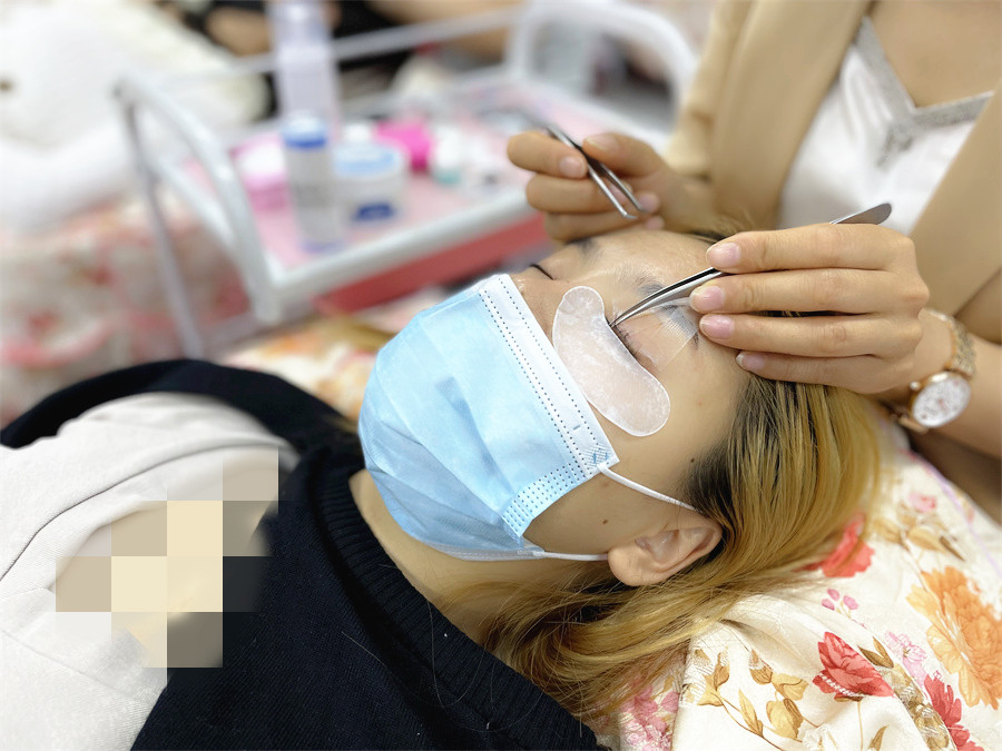 南寧美睫嫁接睫毛培訓(xùn)：嫁接睫毛是什么？