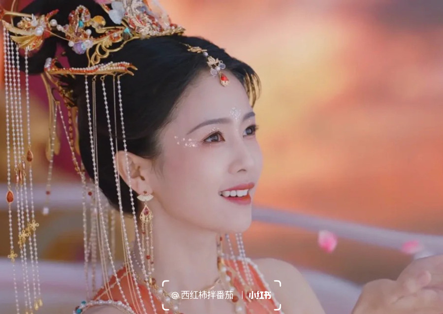 白鹿國風(fēng)眼妝教程，南寧培訓(xùn)美妝