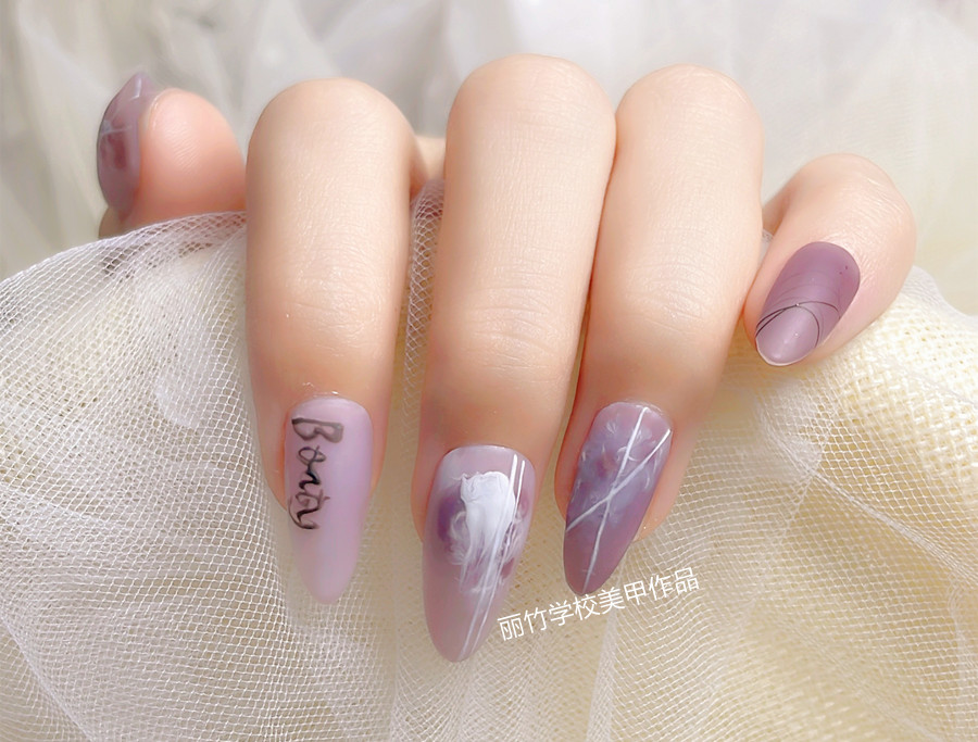 紫色芋泥美甲，廣西美甲職業(yè)技能學(xué)校作品