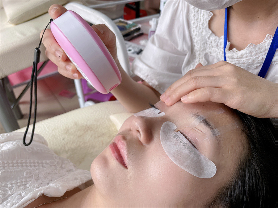 美睫風(fēng)扇吹風(fēng)機(jī)有什么用？南寧學(xué)美睫技術(shù)