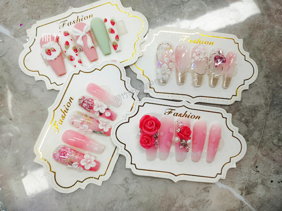 雕花美甲的注意事項(xiàng)，廣西美甲師學(xué)校分享