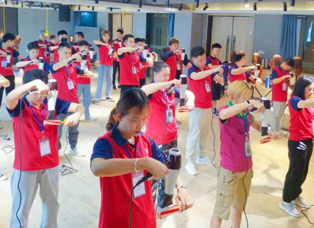 美發(fā)養(yǎng)發(fā)護理：如何使用吹風(fēng)筒吹頭發(fā)？