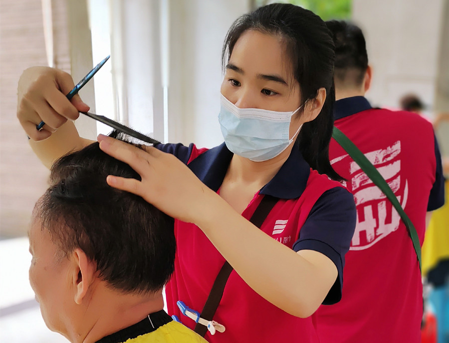 南寧美發(fā)學(xué)校真人實(shí)踐，麗竹美發(fā)學(xué)校沖沖沖