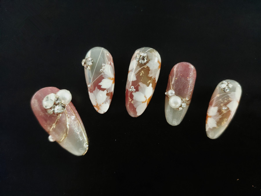 多色暈染花卉款 | 零基礎學美甲培訓