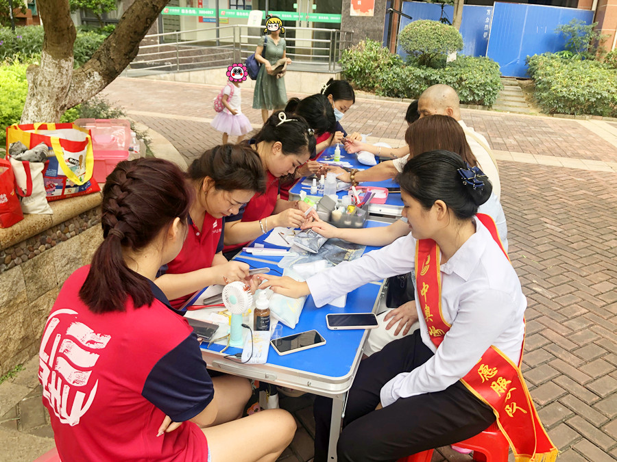 免費美甲活動&社區(qū)美甲活動，南寧美甲學(xué)校在行動