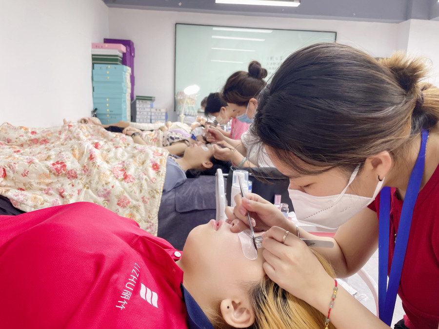 美睫市場(chǎng)前景分析：美睫市場(chǎng)為什么這么火爆？