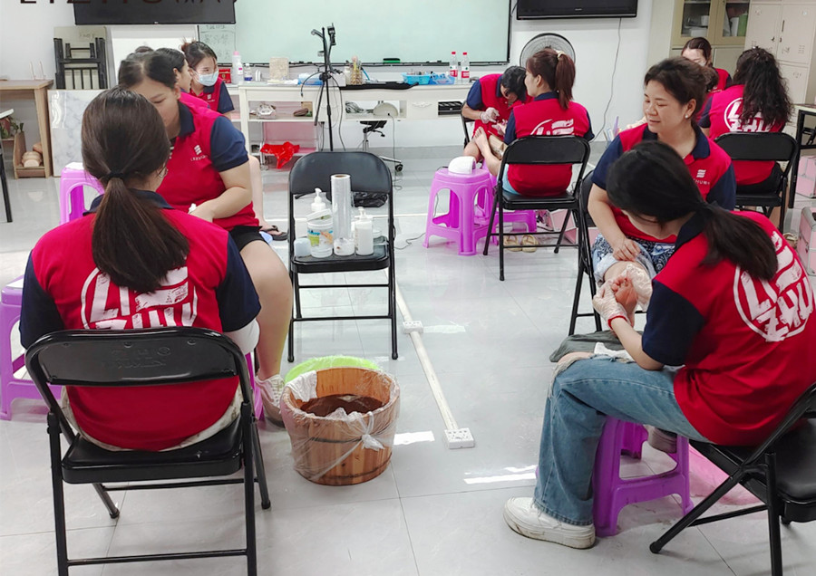 足部護理如何操作？南寧美甲學(xué)校排名課程