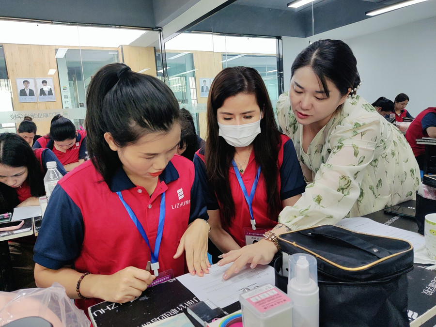 紙上練習(xí)睫毛，廣西美睫培訓(xùn)基礎(chǔ)練習(xí)