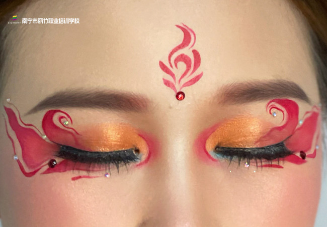 廣西創(chuàng)意妝：創(chuàng)意眼妝作品