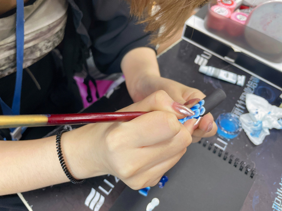 美甲排筆彩繪技巧，廣西美甲培訓(xùn)