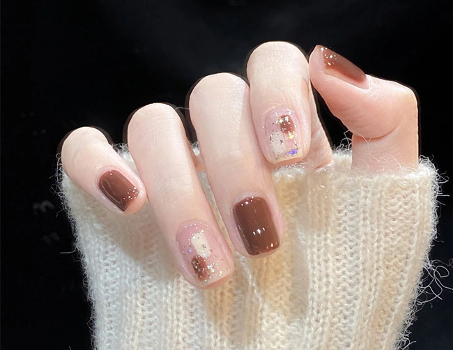 極簡(jiǎn)風(fēng)美甲，廣西美甲培訓(xùn)中心推薦