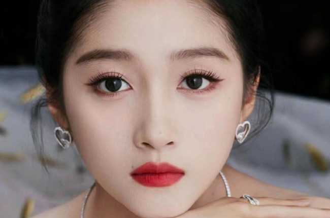 關(guān)曉彤國風百花眼妝，南寧教化妝