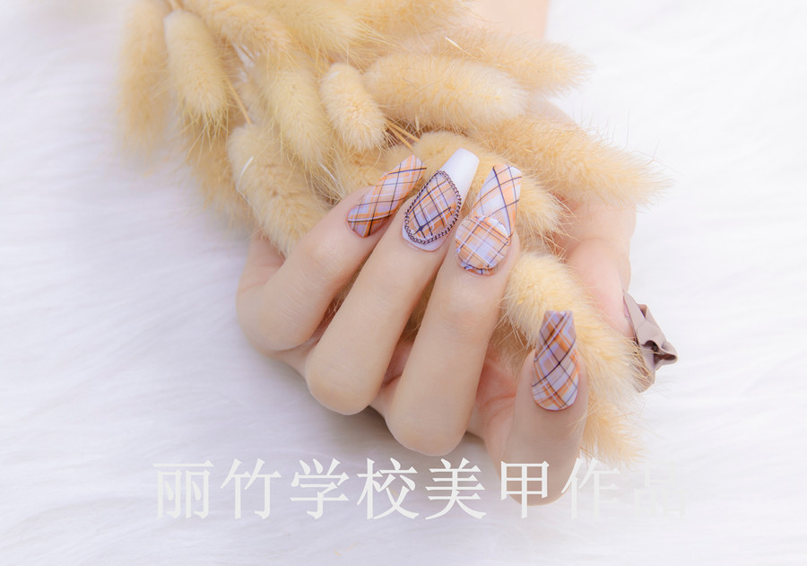 適合新手的美甲款式，廣西美甲款式進修培訓分享