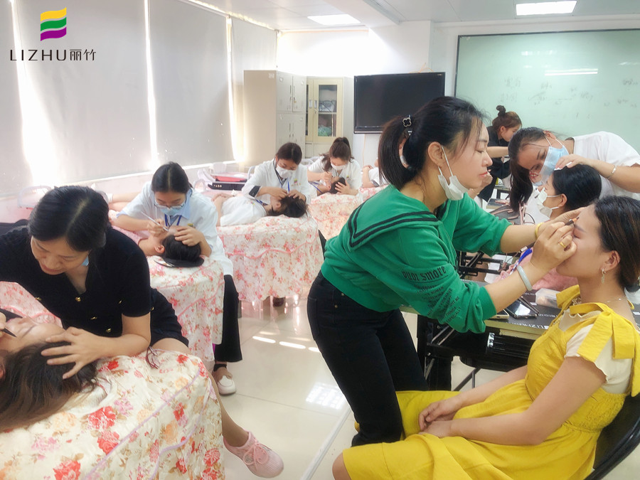 紋繡師做好漸變效果的技巧，廣西紋繡師職業(yè)學(xué)校分享