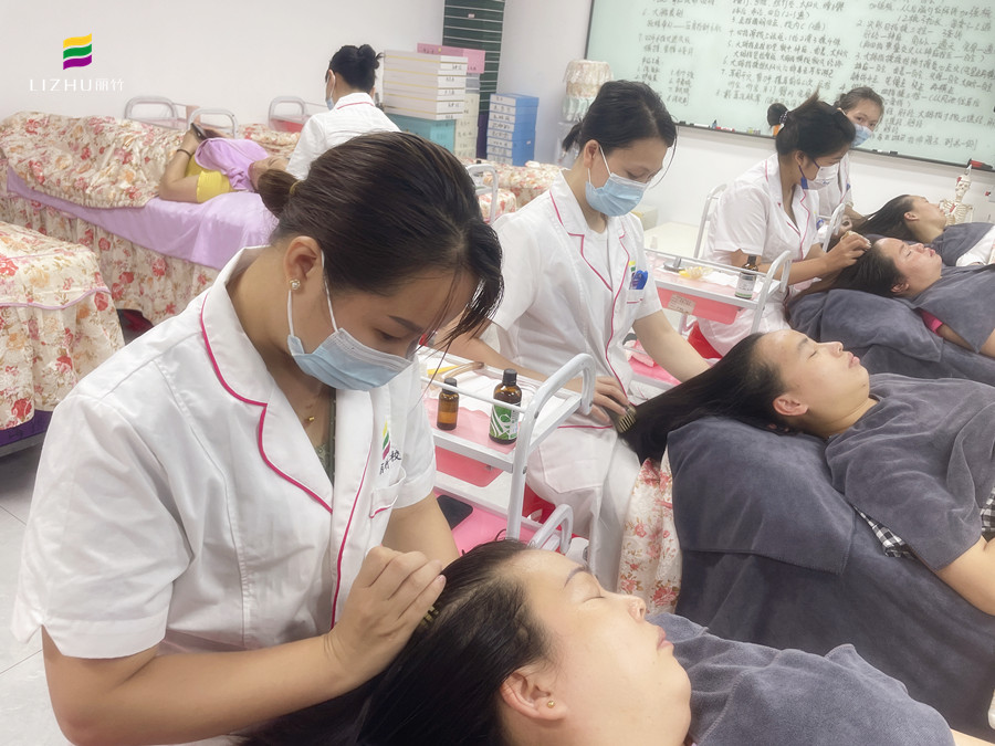 適合梳頭的時(shí)間？南寧頭療養(yǎng)生學(xué)習(xí)