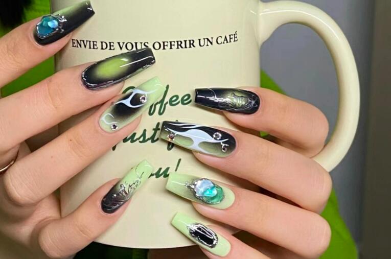 Y2k千禧辣妹長款美甲，南寧美甲網(wǎng)紅造型培訓(xùn)