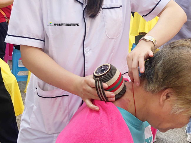 冬季艾灸為什么好？南寧美甲造型培訓(xùn)（麗竹美甲培訓(xùn)學(xué)校）課程介紹：