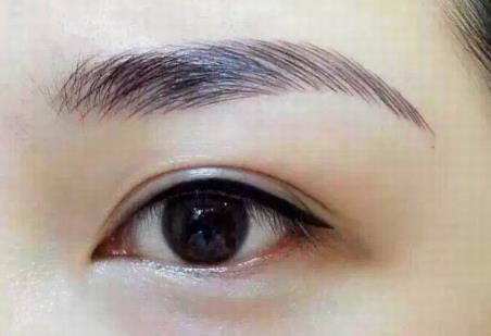 為什么眉毛和美瞳線要一起紋？南寧紋繡造型學(xué)校解析