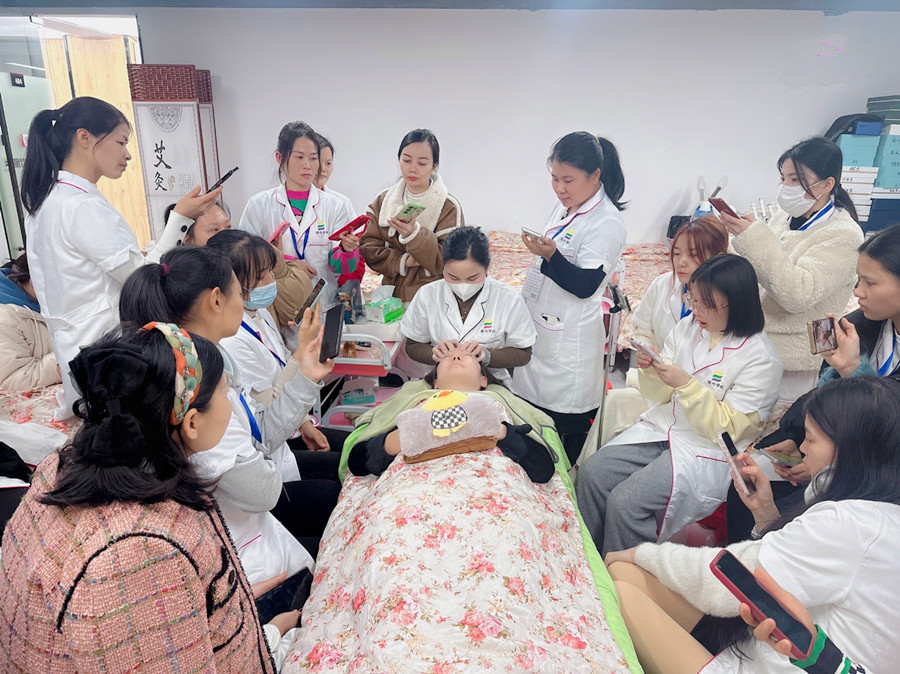 南寧頭療技師：為什么要經(jīng)絡梳梳頭？