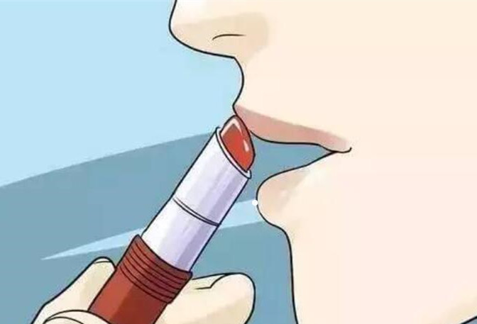 嘴唇干裂起皮的原因，南寧美容護(hù)膚養(yǎng)顏教程