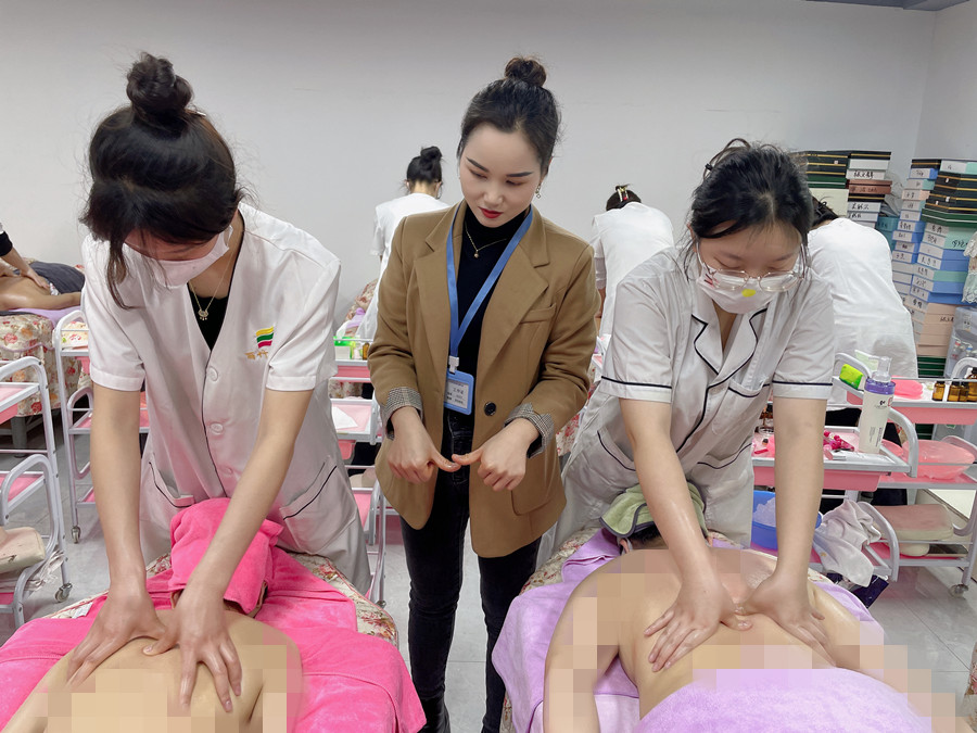 冬季背部按摩的好處，南寧美容美體專業(yè)分享