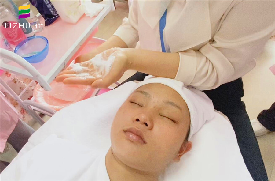 專業(yè)卸妝攻略，南寧美容護(hù)膚