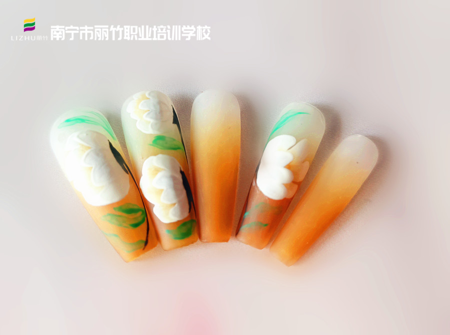 春日彩繪美甲，南寧美甲短期培訓(xùn)作品