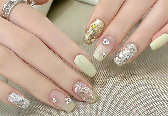 春季彩色美甲，廣西美甲店學徒推薦款