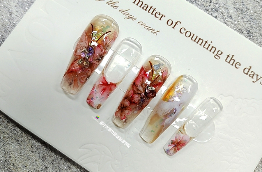 水彩花卉美甲,，廣西美甲學員培訓班作品