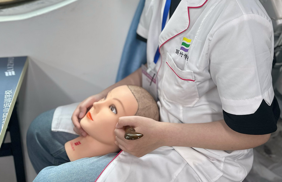 眼部刮(sha)痧后續(xù)護(hù)理，零基礎(chǔ)美容培訓(xùn)