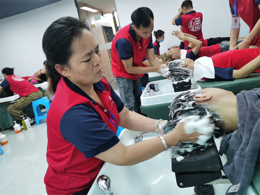 美發(fā)洗護(hù)的流程，廣西專業(yè)洗護(hù)班課堂實(shí)況