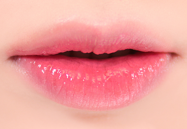 減少唇紋的方法，南寧美容護(hù)膚職業(yè)學(xué)校學(xué)習(xí)