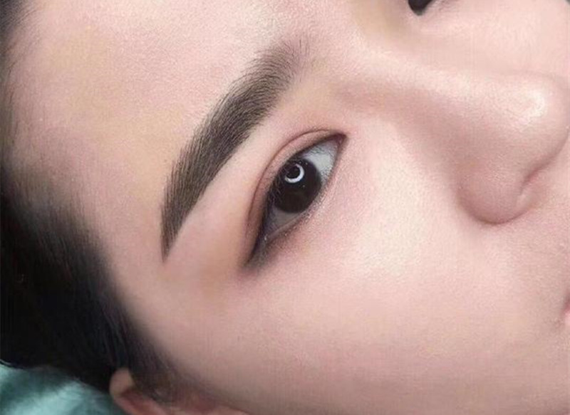 絲霧眉的特點，廣西眉眼唇技術(shù)學校教學