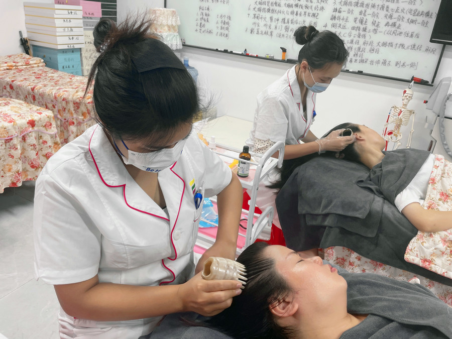 頭療養(yǎng)發(fā)基本流程，南寧頭皮養(yǎng)發(fā)護(hù)理班實(shí)操講解