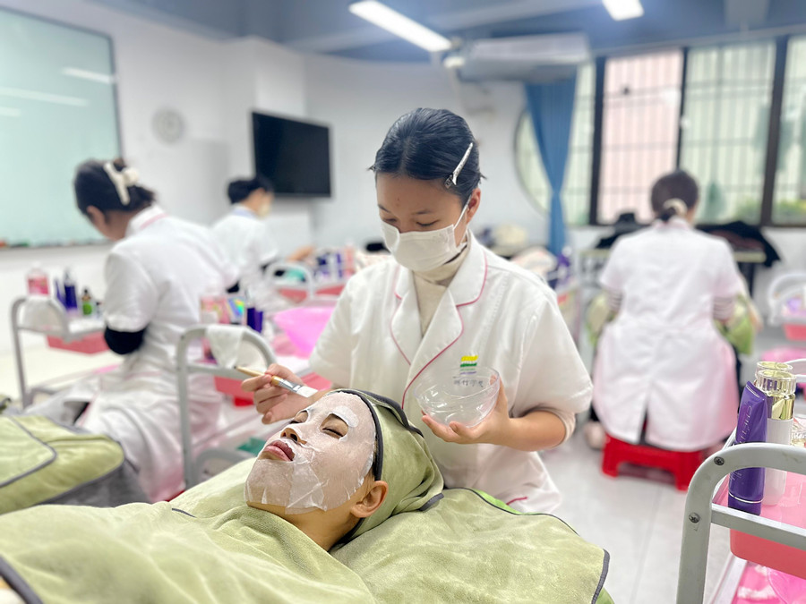 如何去除濁相？南寧皮膚管理師教你