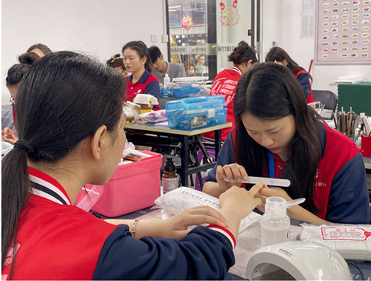 全員通過！南寧美甲基礎班升班考試