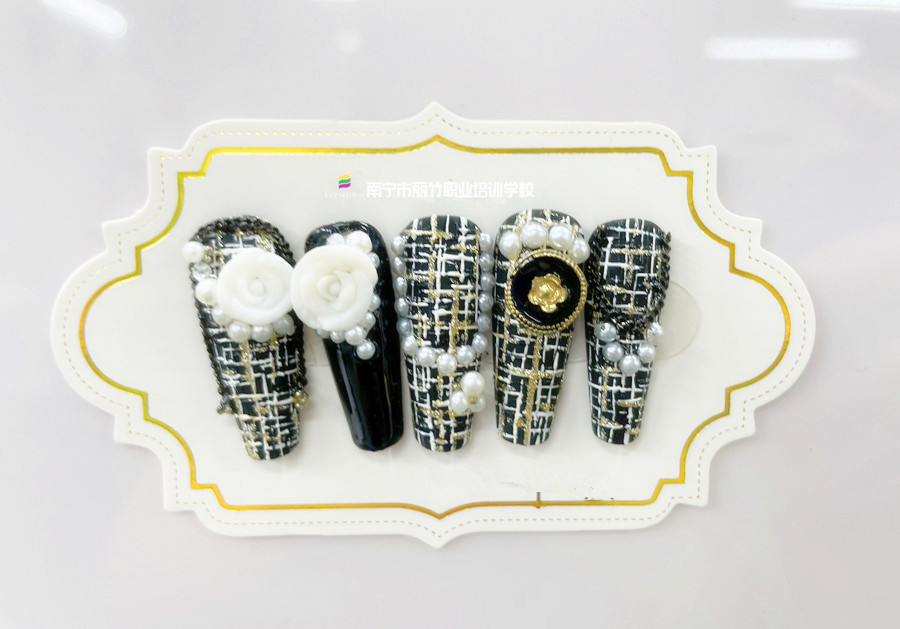 小香風(fēng)美甲，南寧美甲學(xué)徒必學(xué)款式