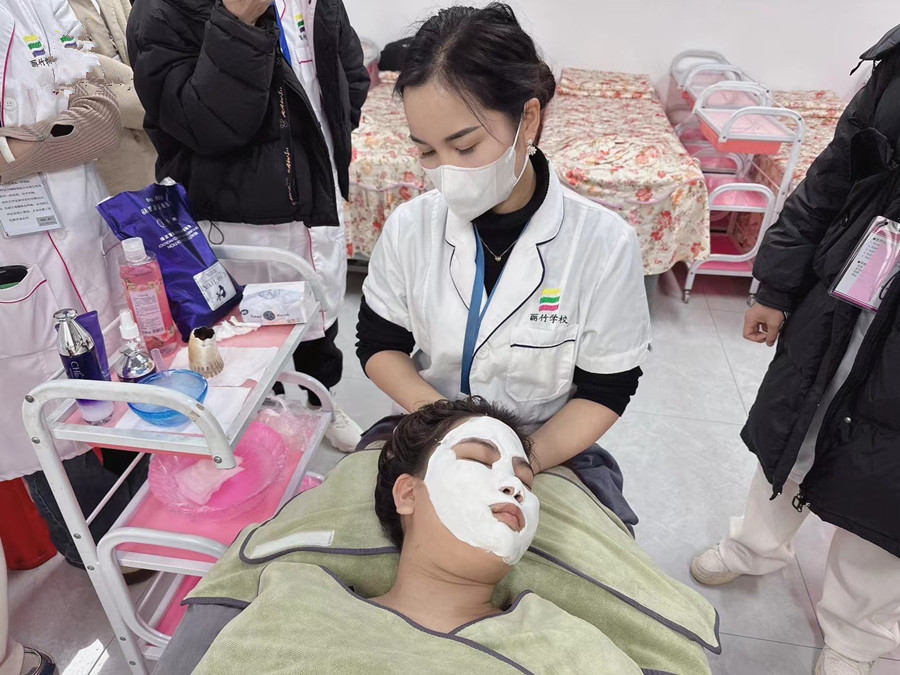 夏季肌膚老化快的原因，廣西美容護(hù)膚中心分析