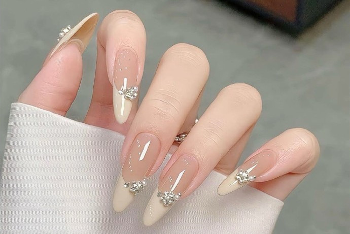 法式蝴蝶結(jié)美甲，廣西美甲款式