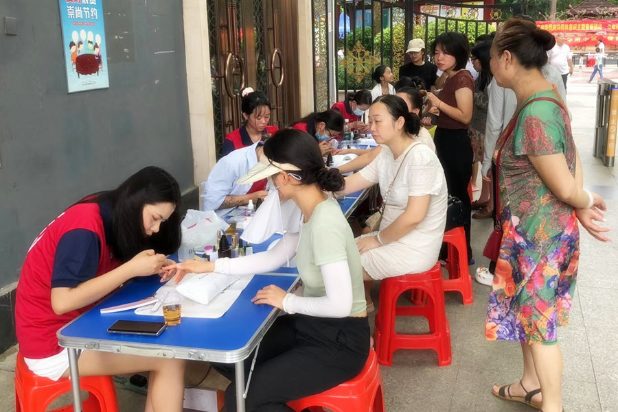 南寧美甲培訓(xùn)社會(huì)報(bào)告，告訴你南寧學(xué)美甲哪里有實(shí)力？