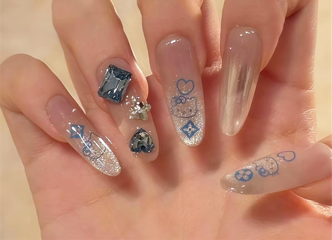 顯白藍(lán)色美甲，廣西美甲暑期速成班收集分享